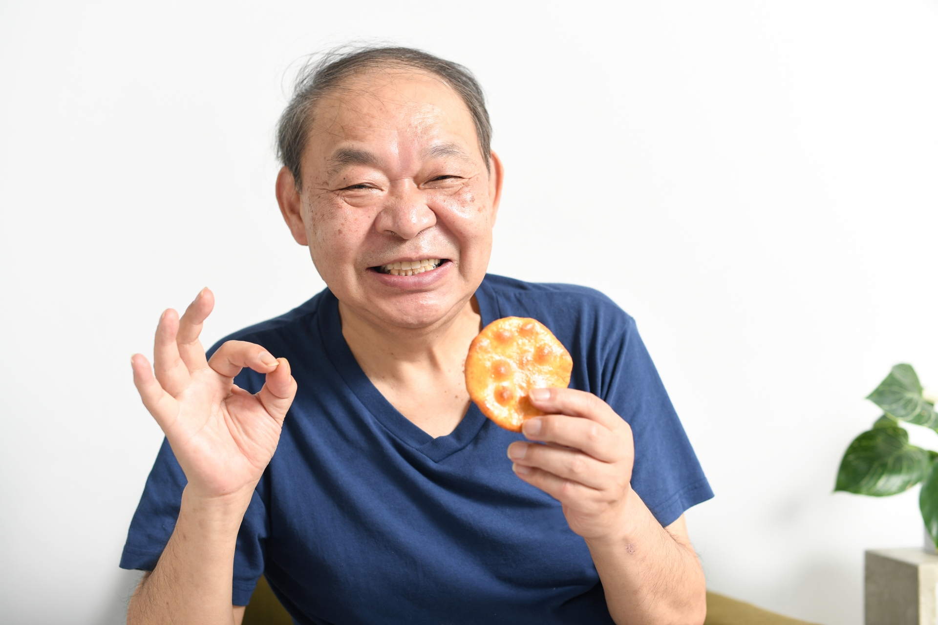 高額な入れ歯だから噛める?ワケでもなく・・・(生駒市 80代男性)