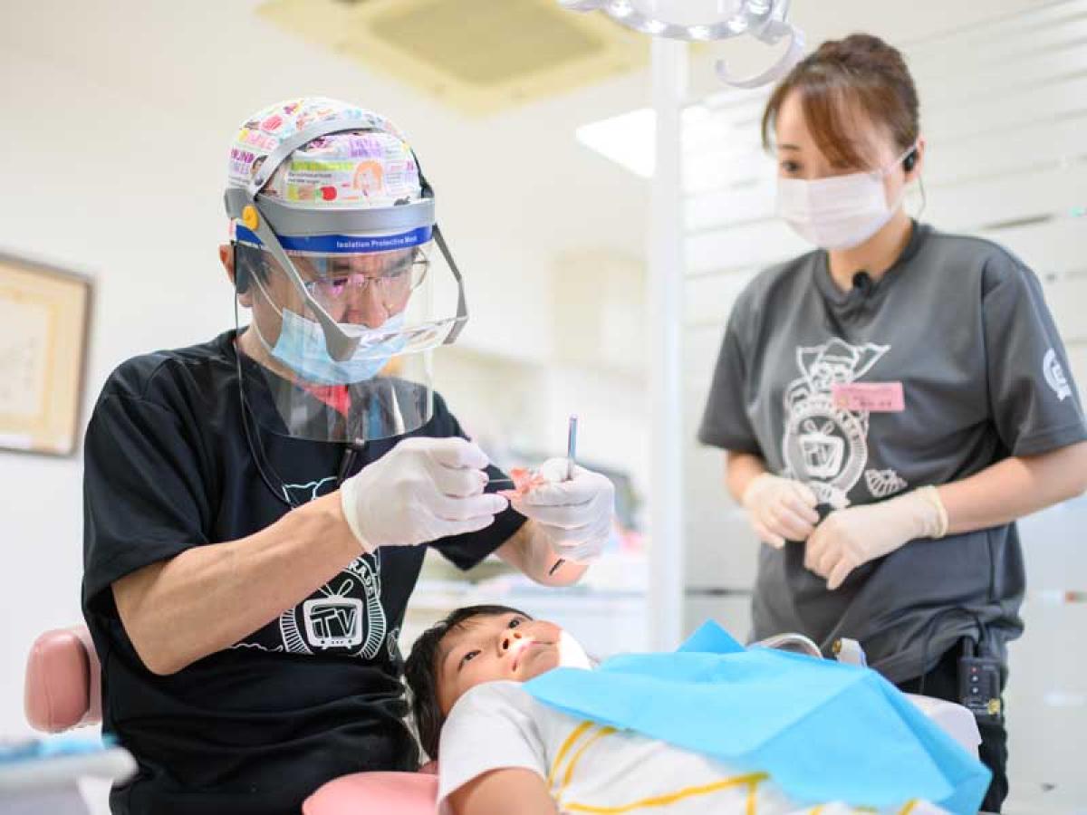 歯を抜かない矯正方法「床矯正」|子供の自然な歯並びをサポート